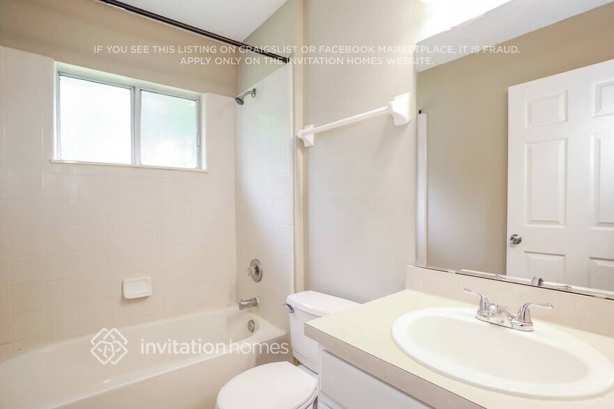 Building Photo - 11275 Chertsey Ln