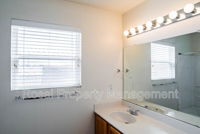 Building Photo - 1900 Cielo Oeste Pl NW