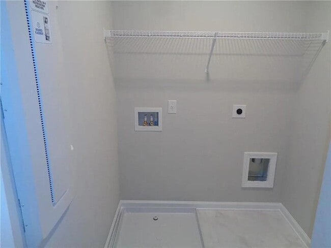 Building Photo - 669 Lansing Grove Way