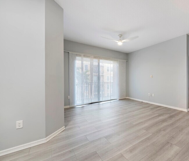 Building Photo - 511 Lucerne Ave