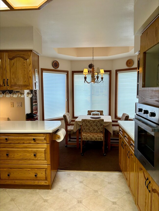 Building Photo - 4739 S Golf Course Dr