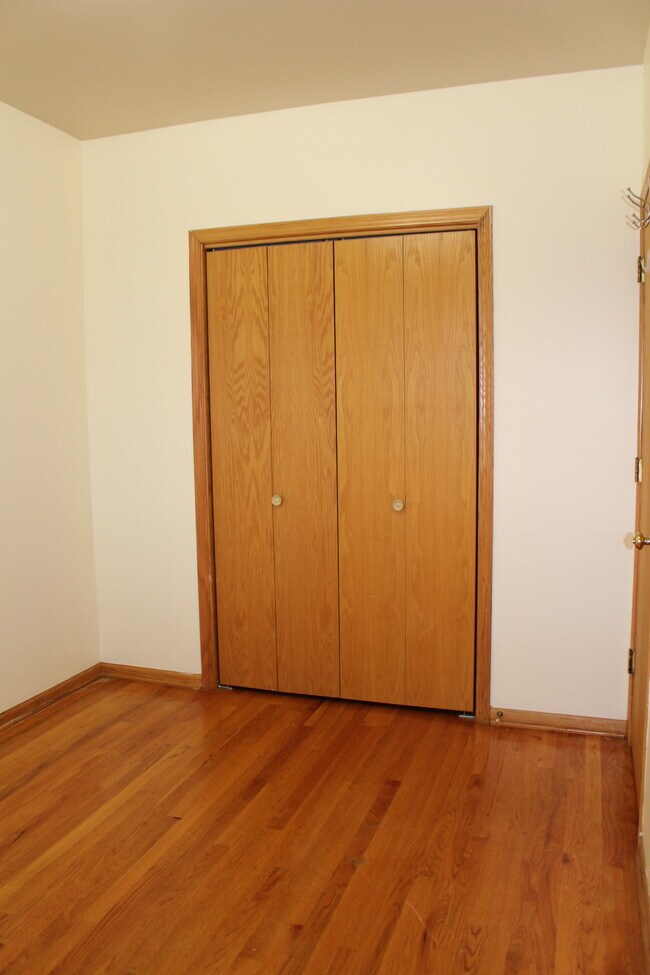 Building Photo - 2451 W Taylor St