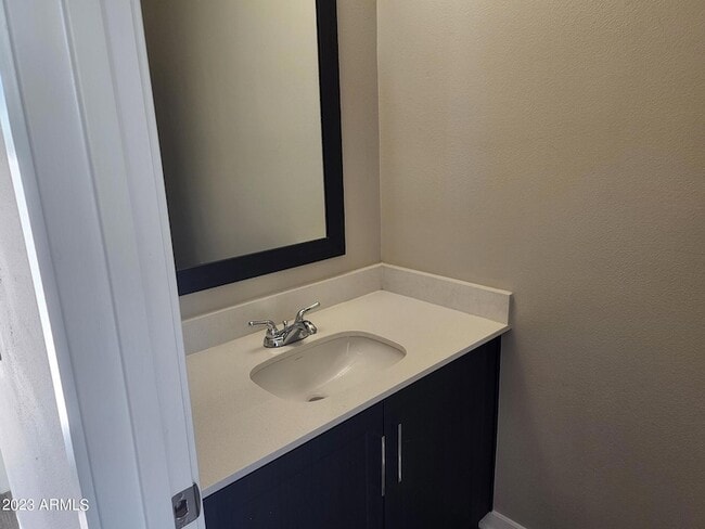 Building Photo - 200 E Thomas Rd