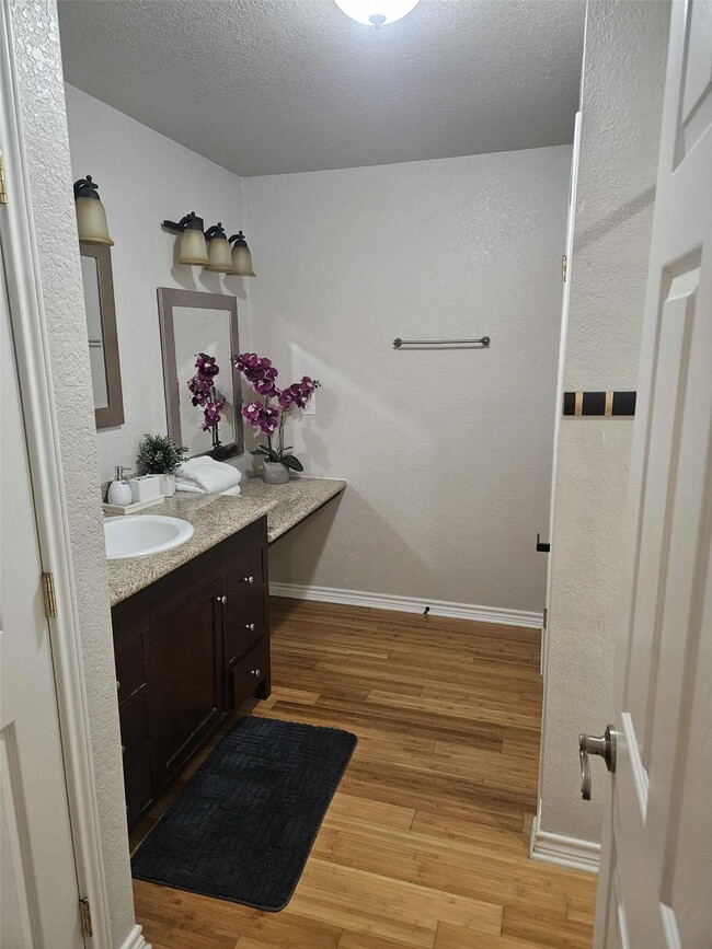 Building Photo - 812 Marlin St