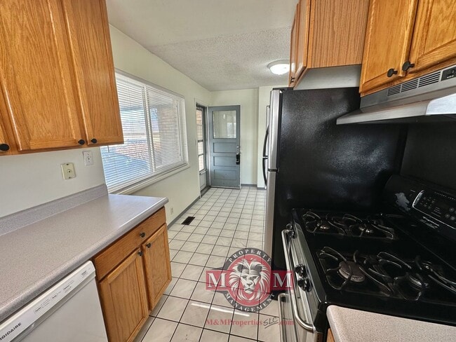 Building Photo - 2332 W 6200 S