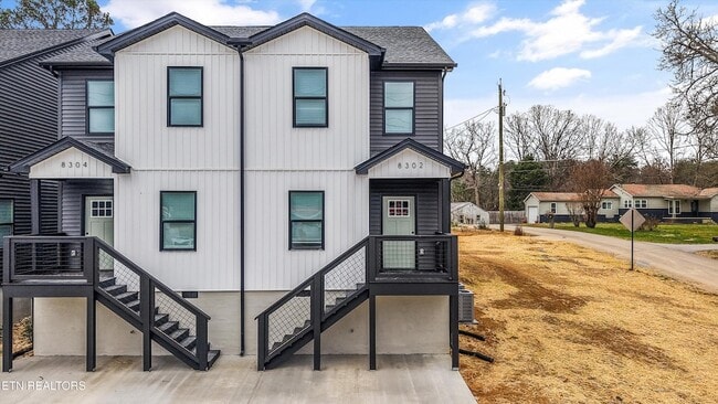 Building Photo - 8306 Lobelia Ln