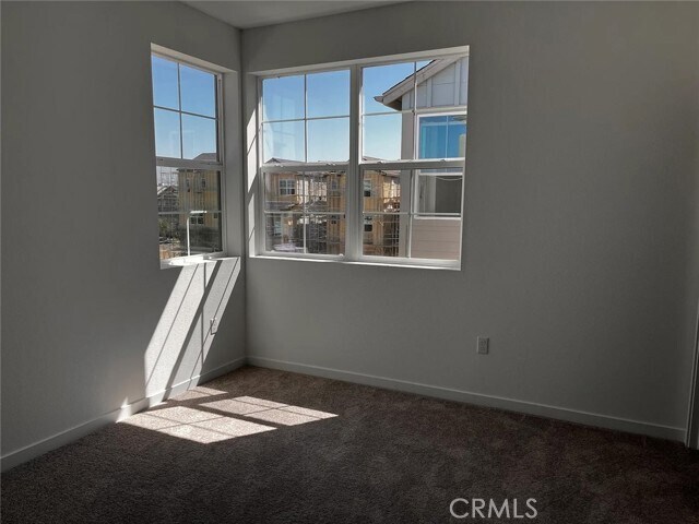 Building Photo - 2557 E Lincoln Paseo