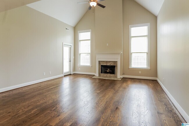 Building Photo - 1029 Edgewater Ln