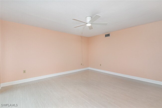 Building Photo - 4912 Vincennes St