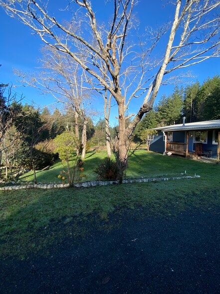 Landscaping Provided! - 69903 Ridling Rd