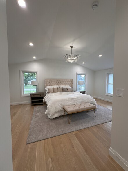 Building Photo - 905 Aurora Way