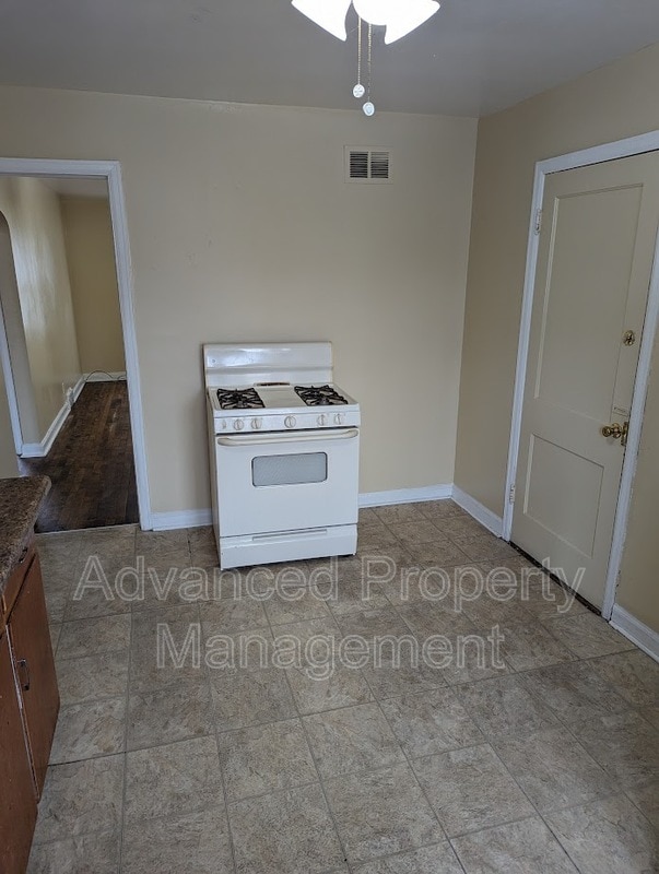 Building Photo - 4522 N Teutonia Ave