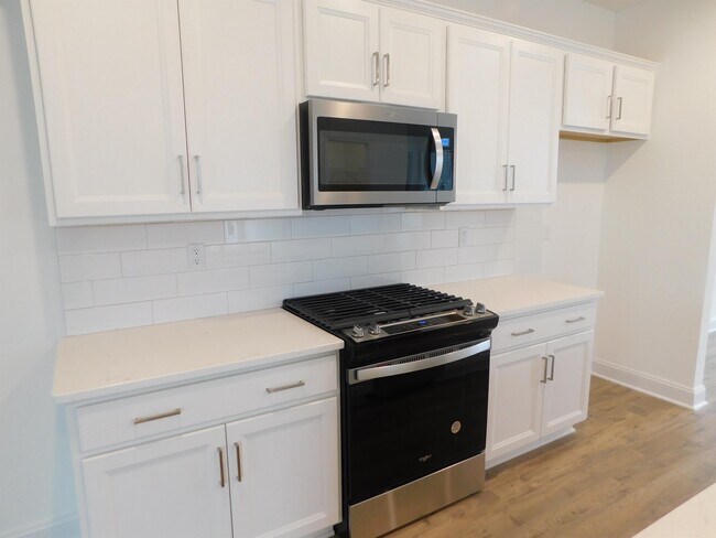 Building Photo - 7037 Leire Ln
