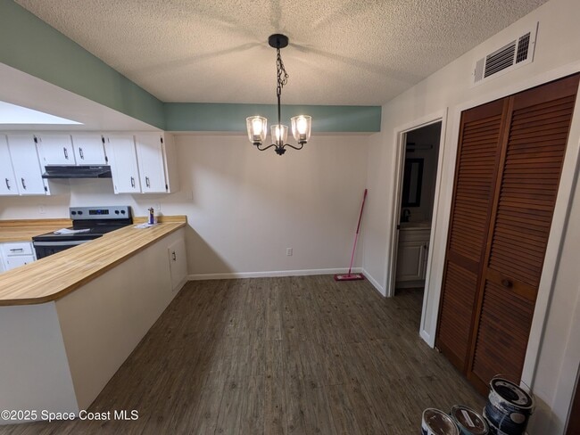 Building Photo - 2099 Harrison St