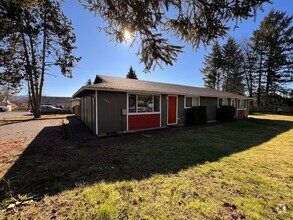 Building Photo - MOVE IN SPECIAL! Quaint Washougal 2 Bedroo...