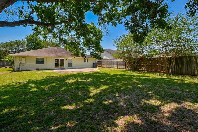 Building Photo - 15702 Timber Rock Dr