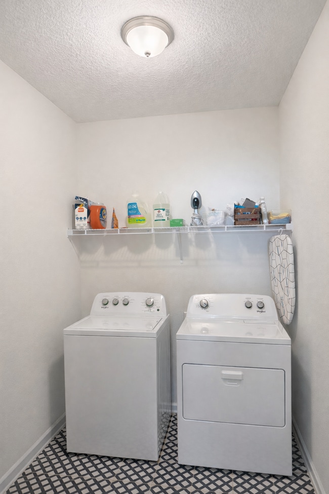 Building Photo - 268 Twilight Ln