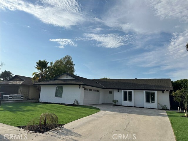 Building Photo - 2014 Iris Way