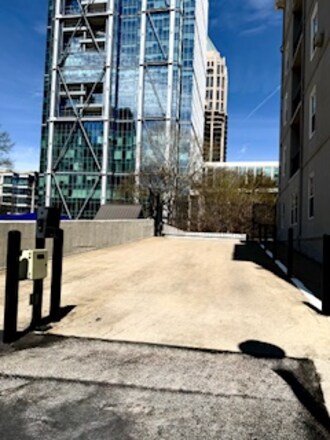 Building Photo - 1074 Peachtree Walk NE