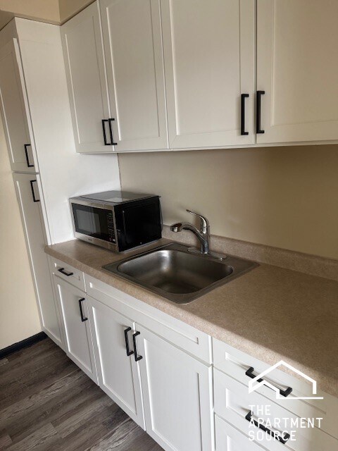 Building Photo - 1400 Chicago Ave