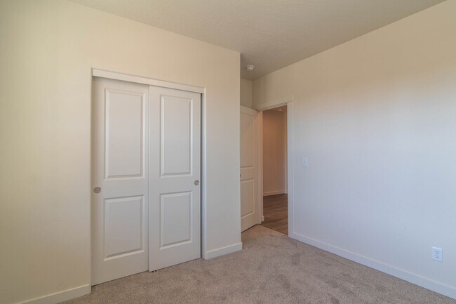 Building Photo - 3 Bed 2 Bath Home @ Pillar Rock Estates. H...