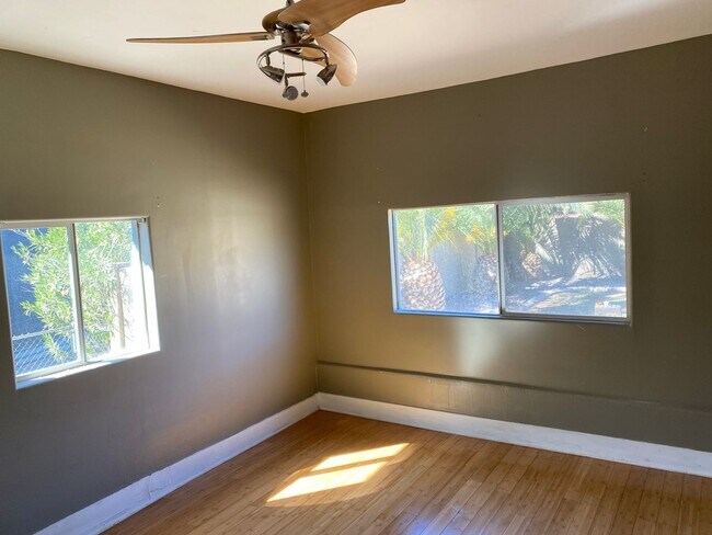 Building Photo - 522-524 W Culver ST