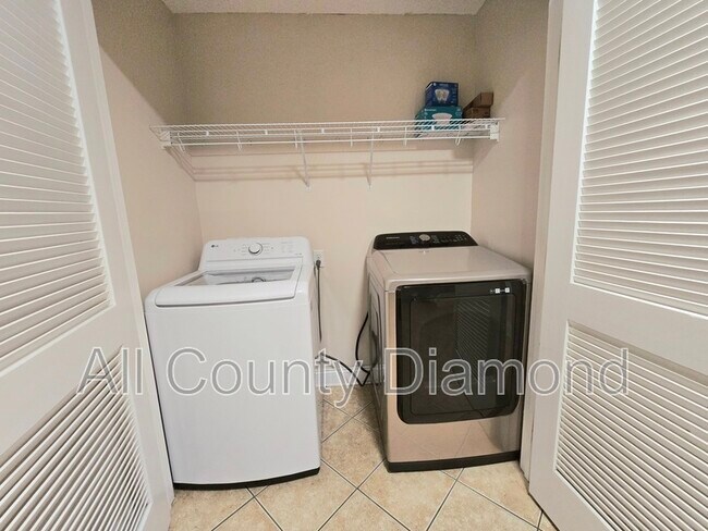 Building Photo - 603 Diamonte Cir