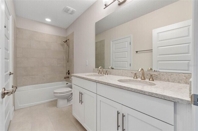 Building Photo - 16771 Oakboro St