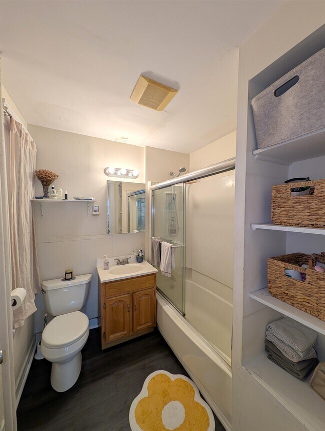 Building Photo - 14 Sanborn Ave