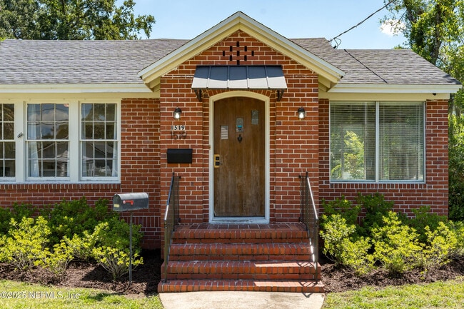 Building Photo - 1519 Belmonte Ave