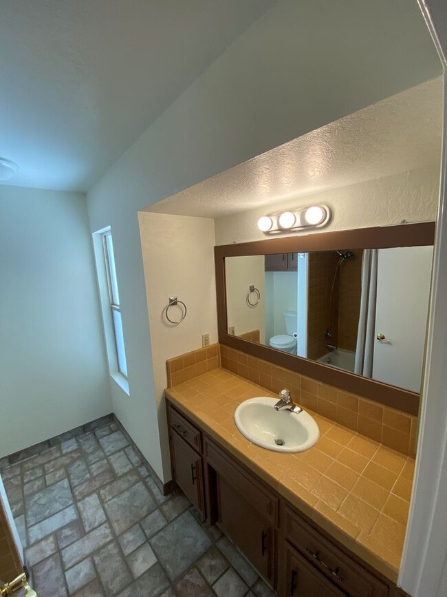 Building Photo - 17130 Advantage Pointe Ct