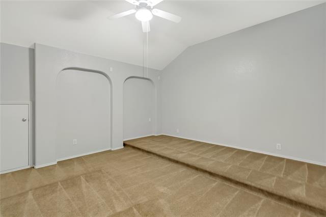 Building Photo - 932 Peach Ln