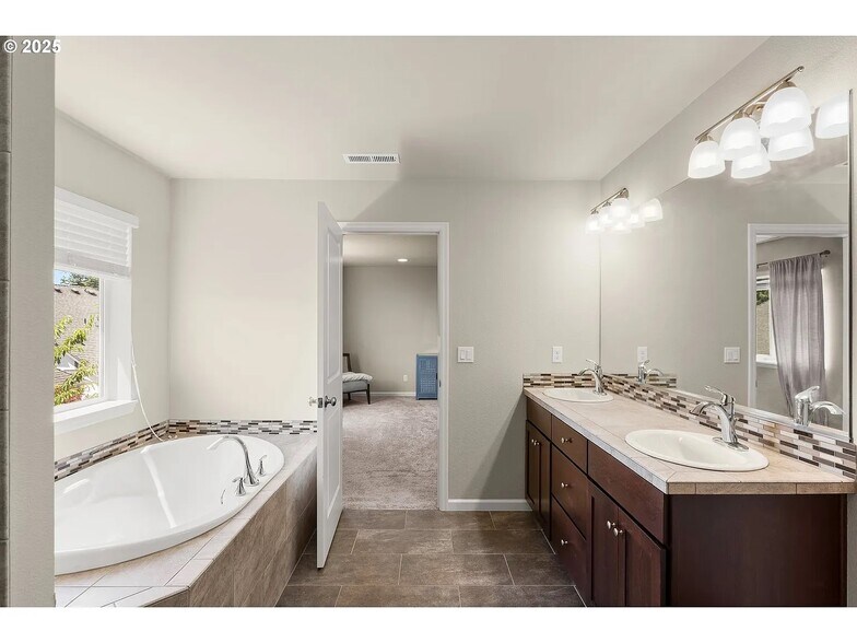 Master Restroom - 16954 NW Antonio St