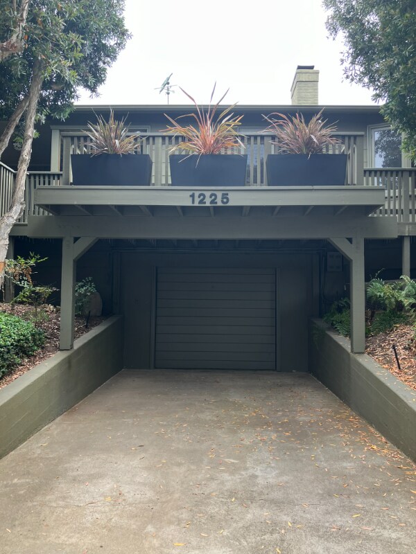 Building Photo - 1225 Silverado St