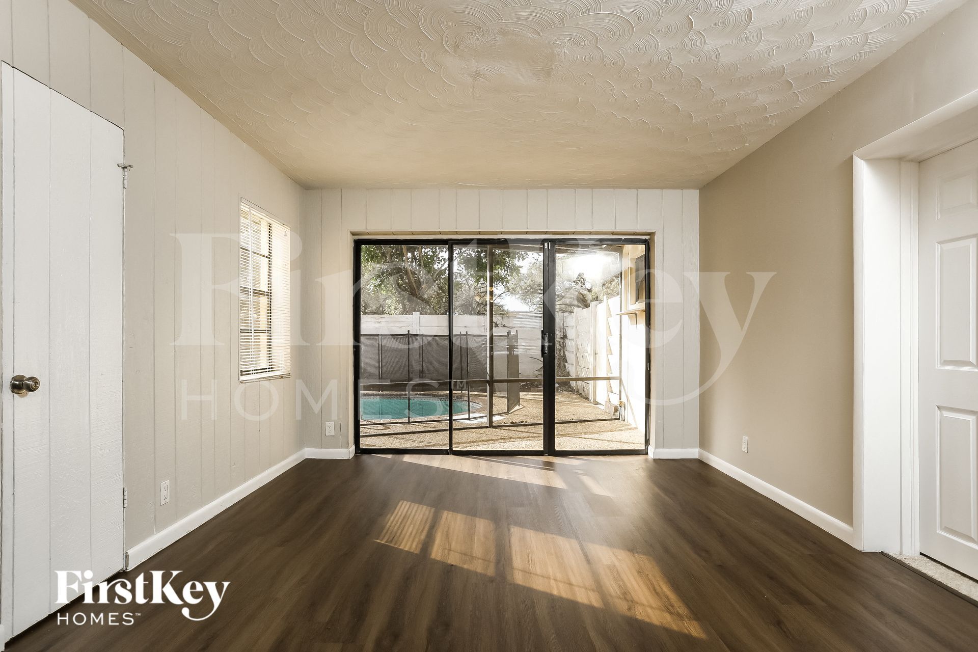 Building Photo - 6100 Harding St