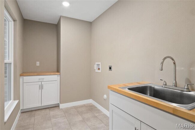 Building Photo - 401 Marbleton Cir