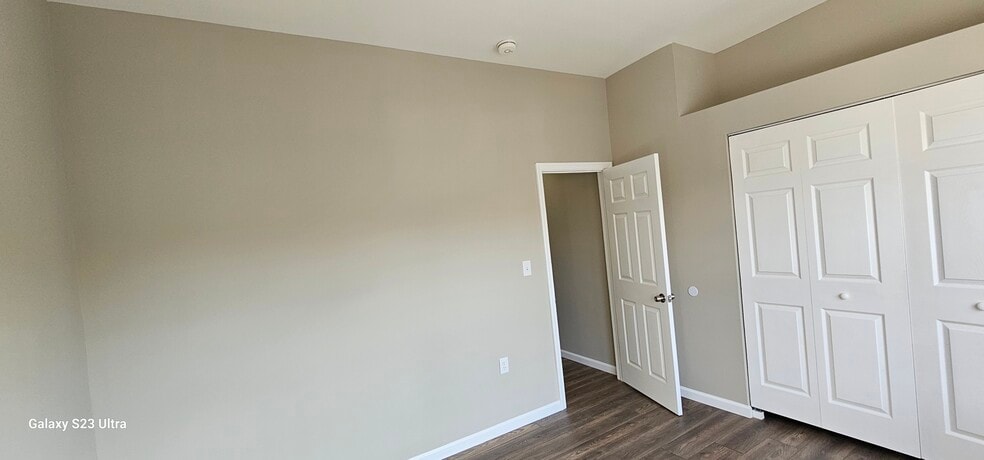 Building Photo - 718 Drexel Ave