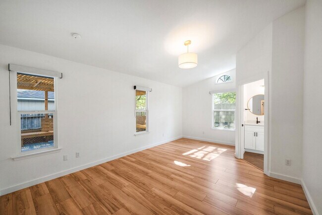 Building Photo - 4707 Alta Loma Dr