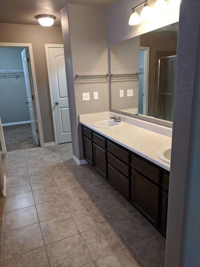 Building Photo - 7536 Shallow Brooke Pl