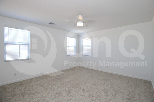 Building Photo - 3303 S Piedra Cir