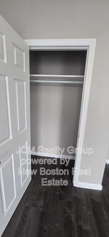 Building Photo - 5 Union Ave