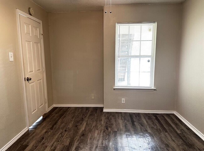 Building Photo - 6110 Wheless Cove
