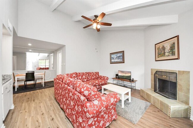 Building Photo - 5711 Sugar Hill Dr