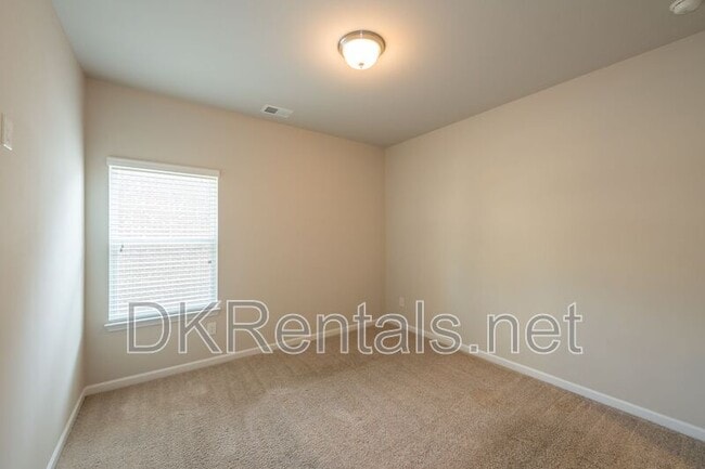 Building Photo - 2666 Pointcrest Way