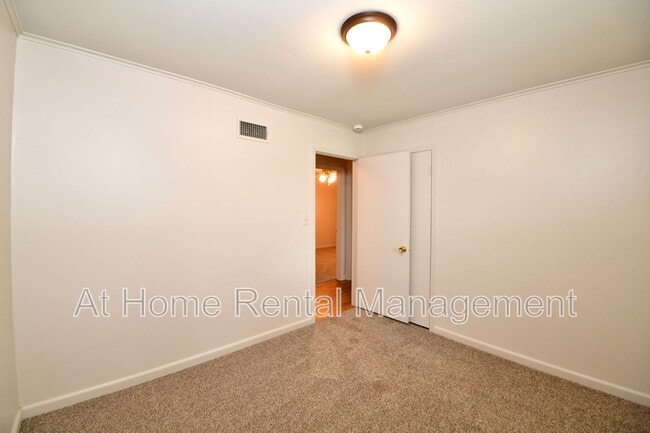 Building Photo - 3707 E 29th St