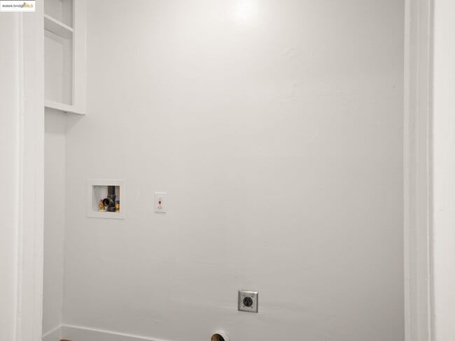 Building Photo - 1274 Terra Ave