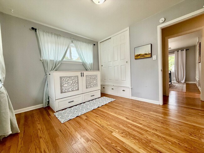 Building Photo - Charming Updated 3-Bedroom Home in Pleasant Valley