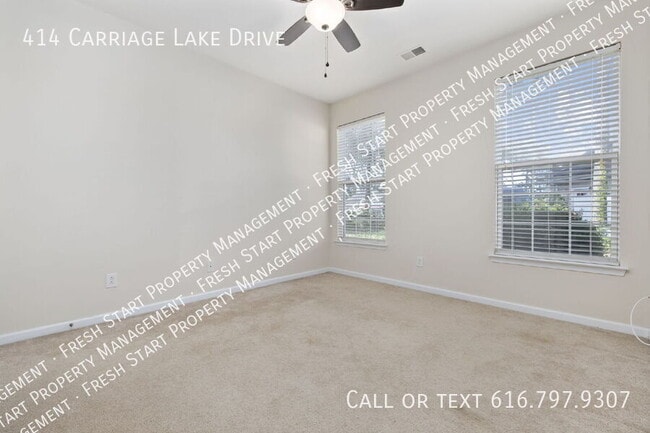 Building Photo - 414 Carriage Lake Dr