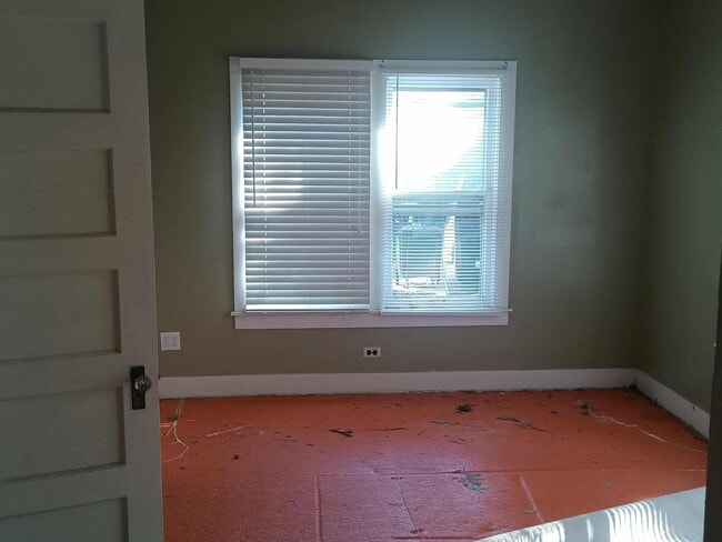 Building Photo - 612 S 9th St