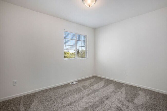 Building Photo - 2644 Blooming Bud Ln